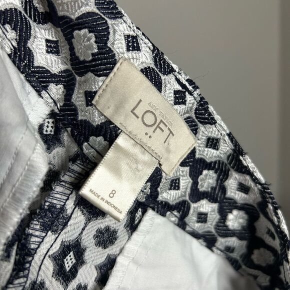 Loft Geometric Print Flat Front Shorts Size 8 - Picture 10 of 13